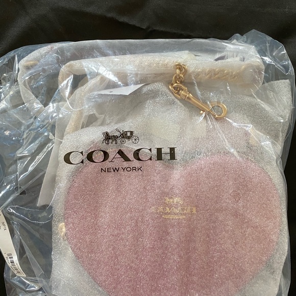 Coach Heart Crossbody - Picture 4 of 4